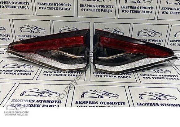 Toyota Corolla Stop Lambası İç 2019-2025 LED'siz